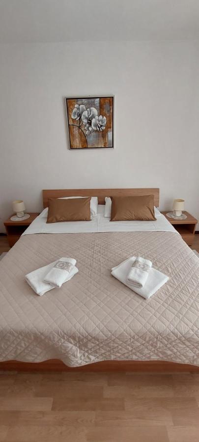 Pahljina Apartments Palit 外观 照片